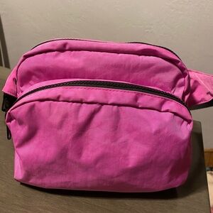 BAGGU Fanny pack in extra pink
